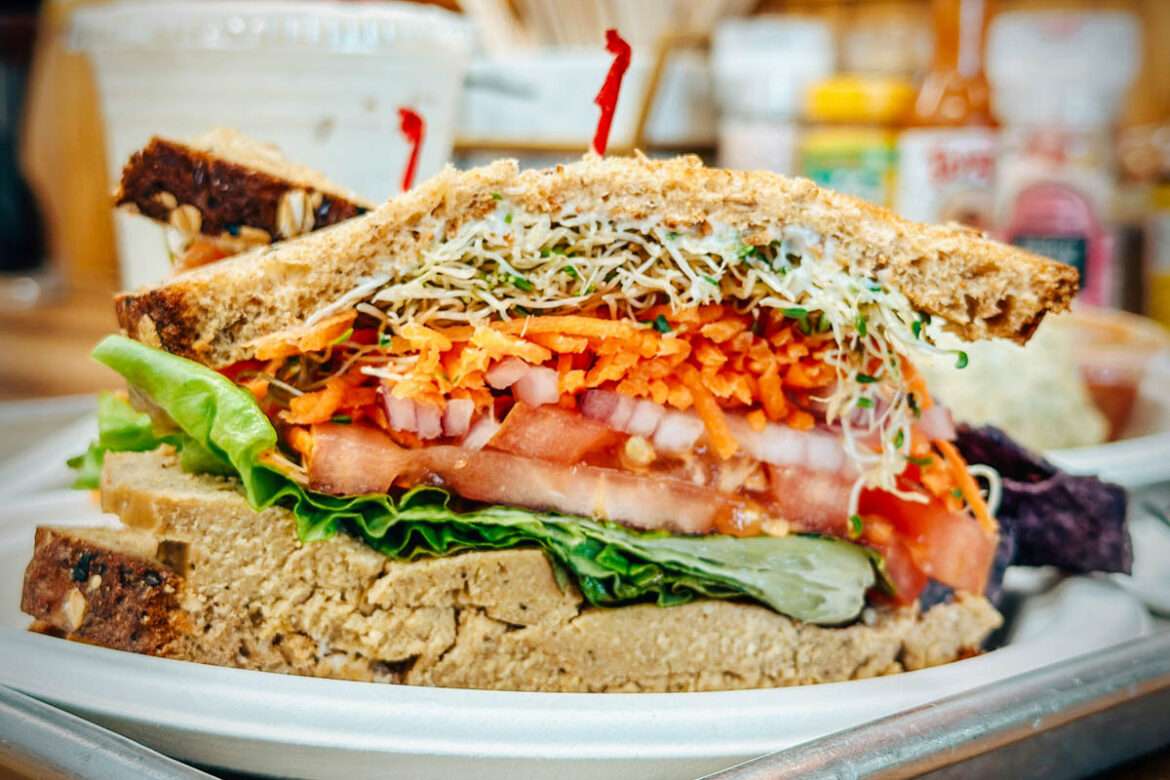 Vegane Ernährung in den Wechseljahren © Gaby Aziz / Unsplash